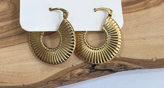 E230860 GOLD EARRINGS