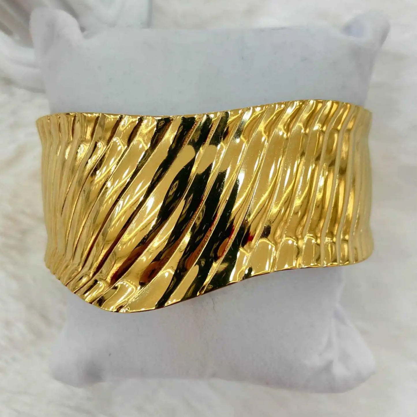 SZ300497 GOLD BRACELET