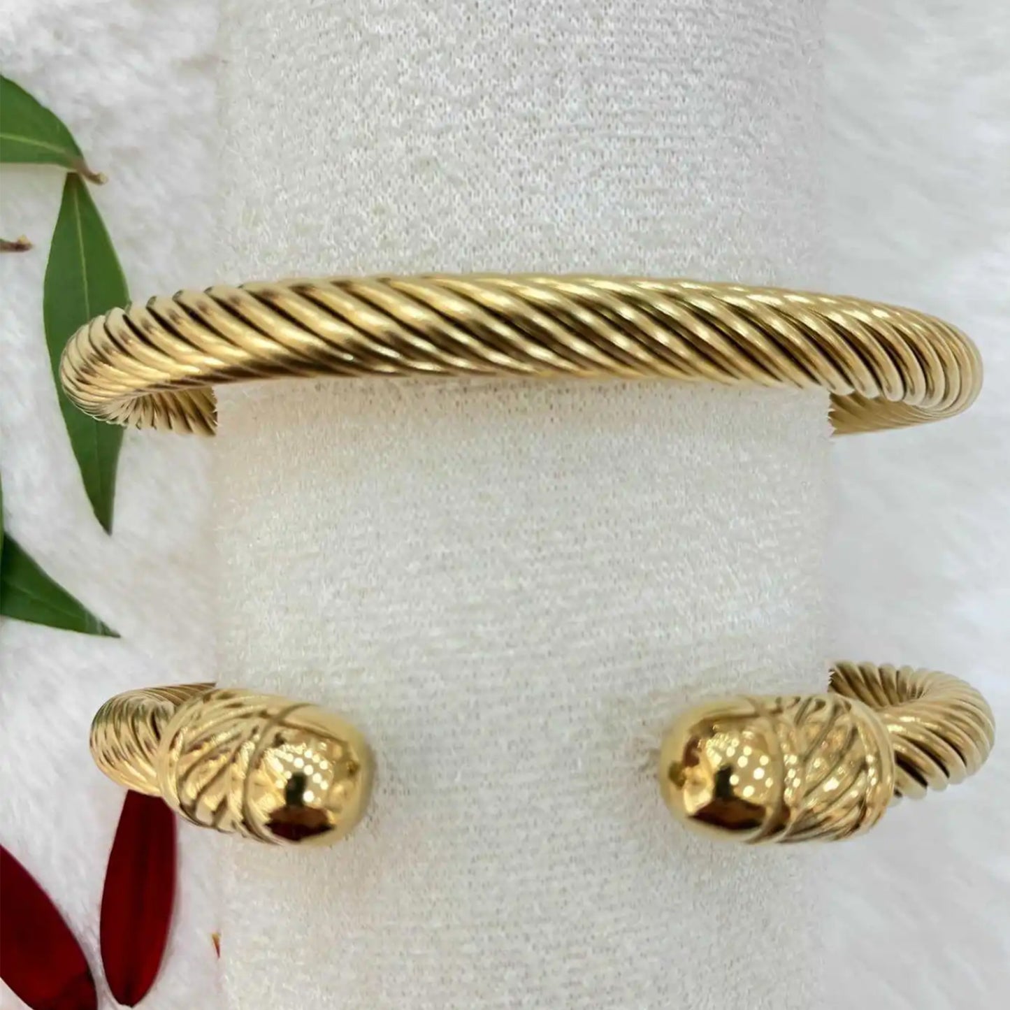 SZ350630C GOLD BRACELET